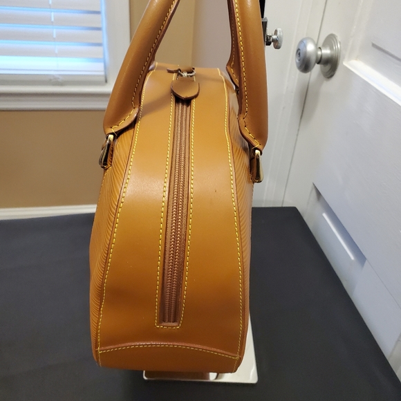 Bonini Italian leather Zip close Satchel - Picture 2 of 10